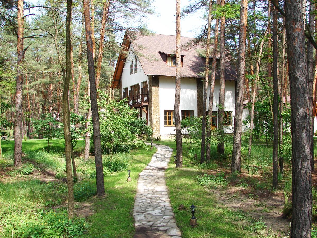 Pershyi Kordon Tourist Complex Hotel Medvedevka Exterior photo